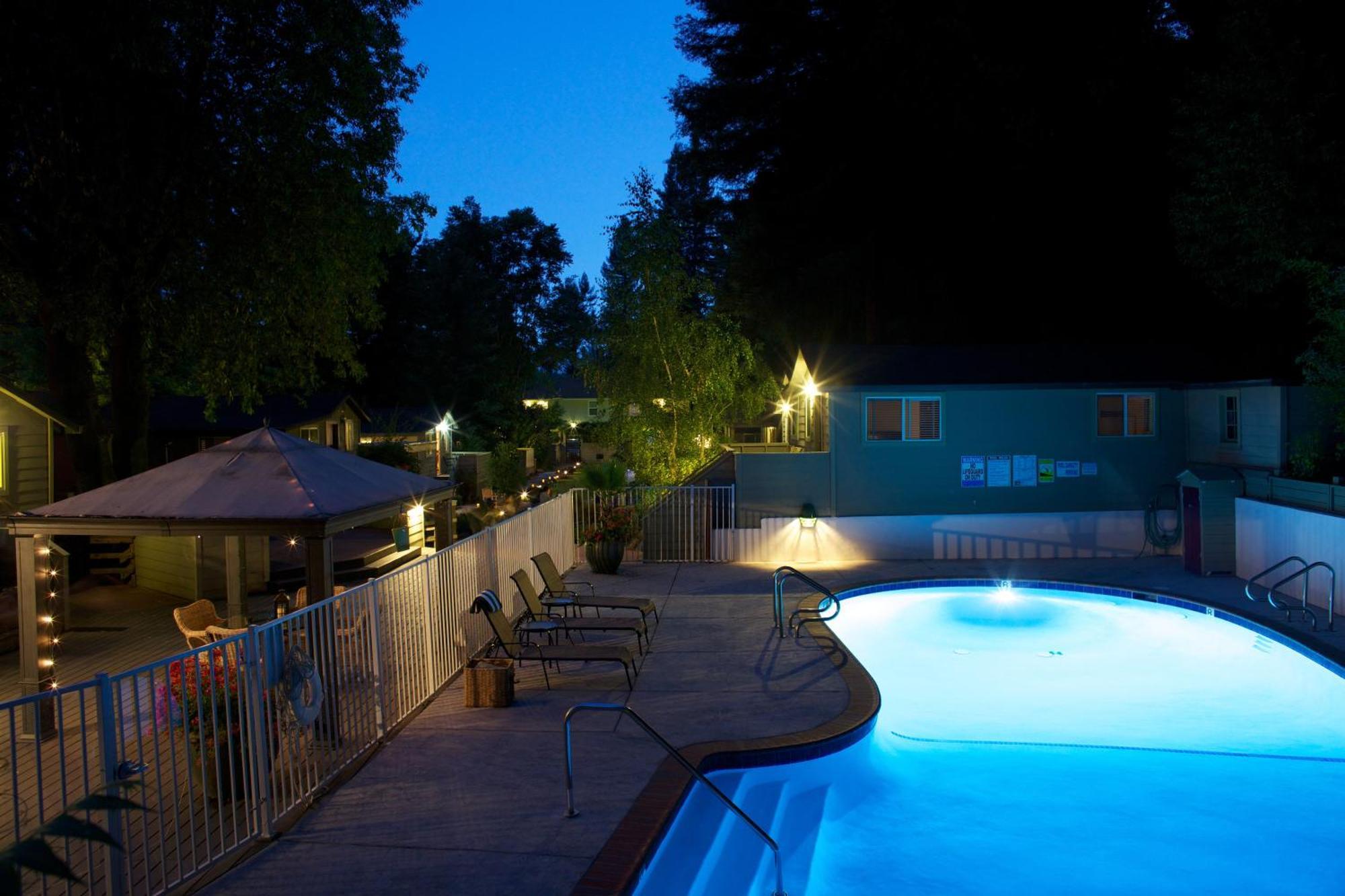 Cottages On River Road Guerneville Exterior photo